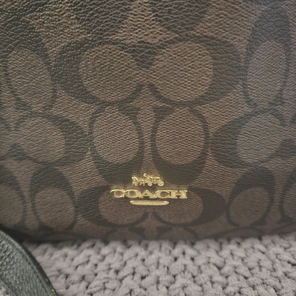 Authentic Coach Signature Pennie Shoulder Bag - Picture 2 of 16